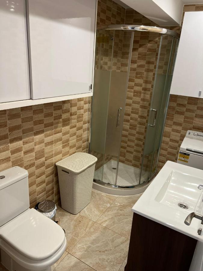 Eden Roc I, 4-1 Apartment *