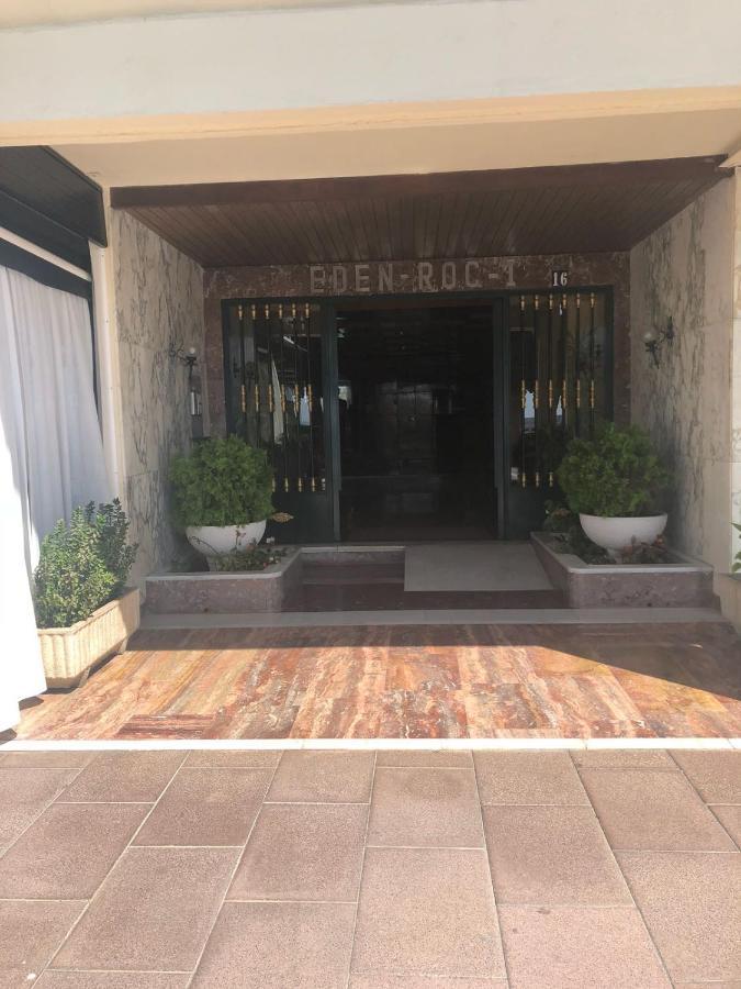 Eden Roc I, 4-1 Apartment *