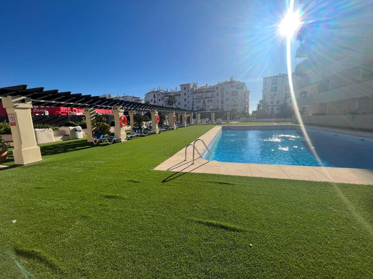 Heart Of Puerto Banus Newly Renavated Free Parking , Wifi ,pool,gym,padel Court Apartment