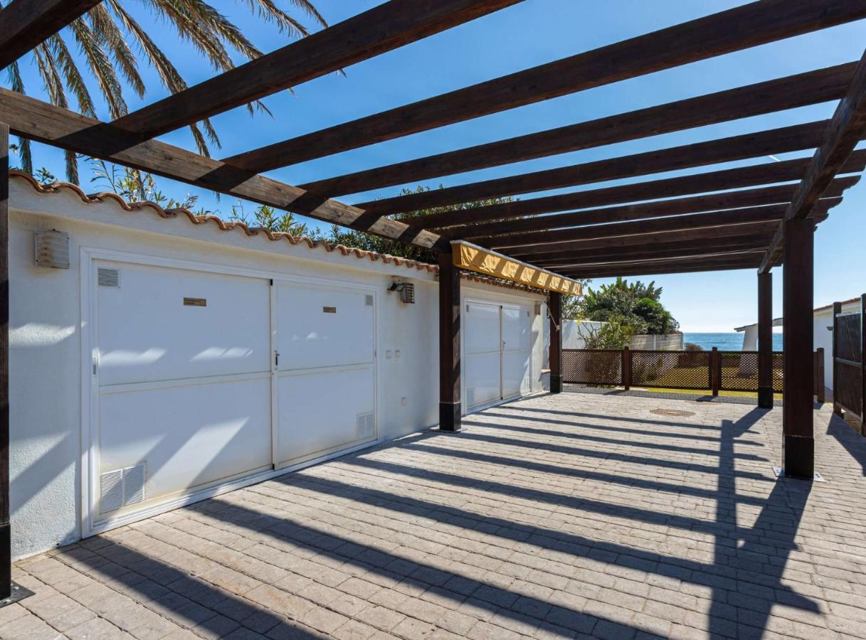 Charming On The Seafront Villa *