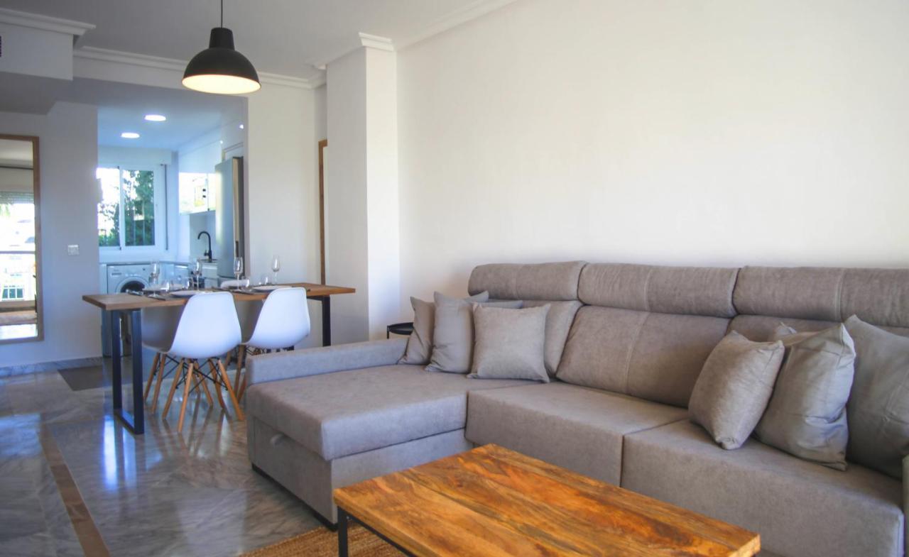 Apartment Walk To Puerto Banus, 2br, 2bth, Pool *