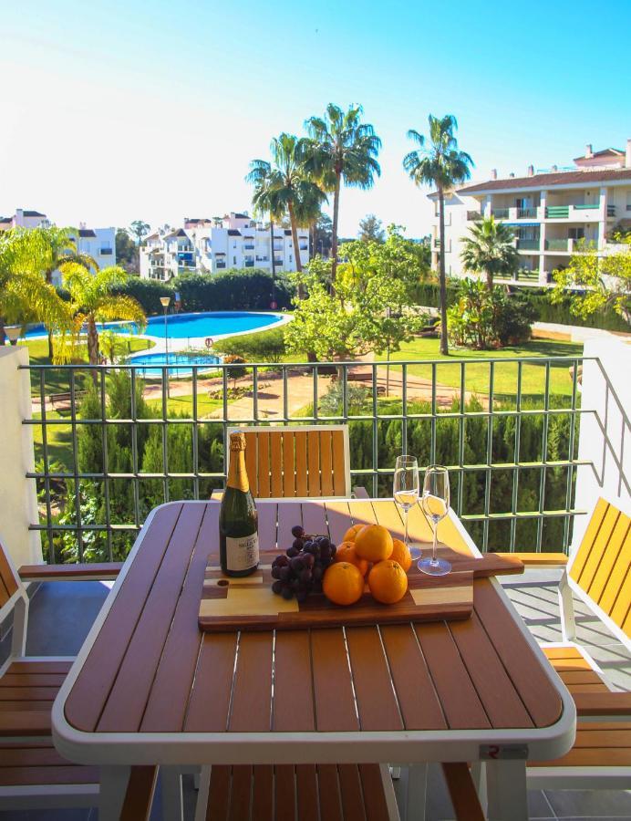 Walk To Puerto Banus, 2br, 2bth, Pool Apartment Marbella