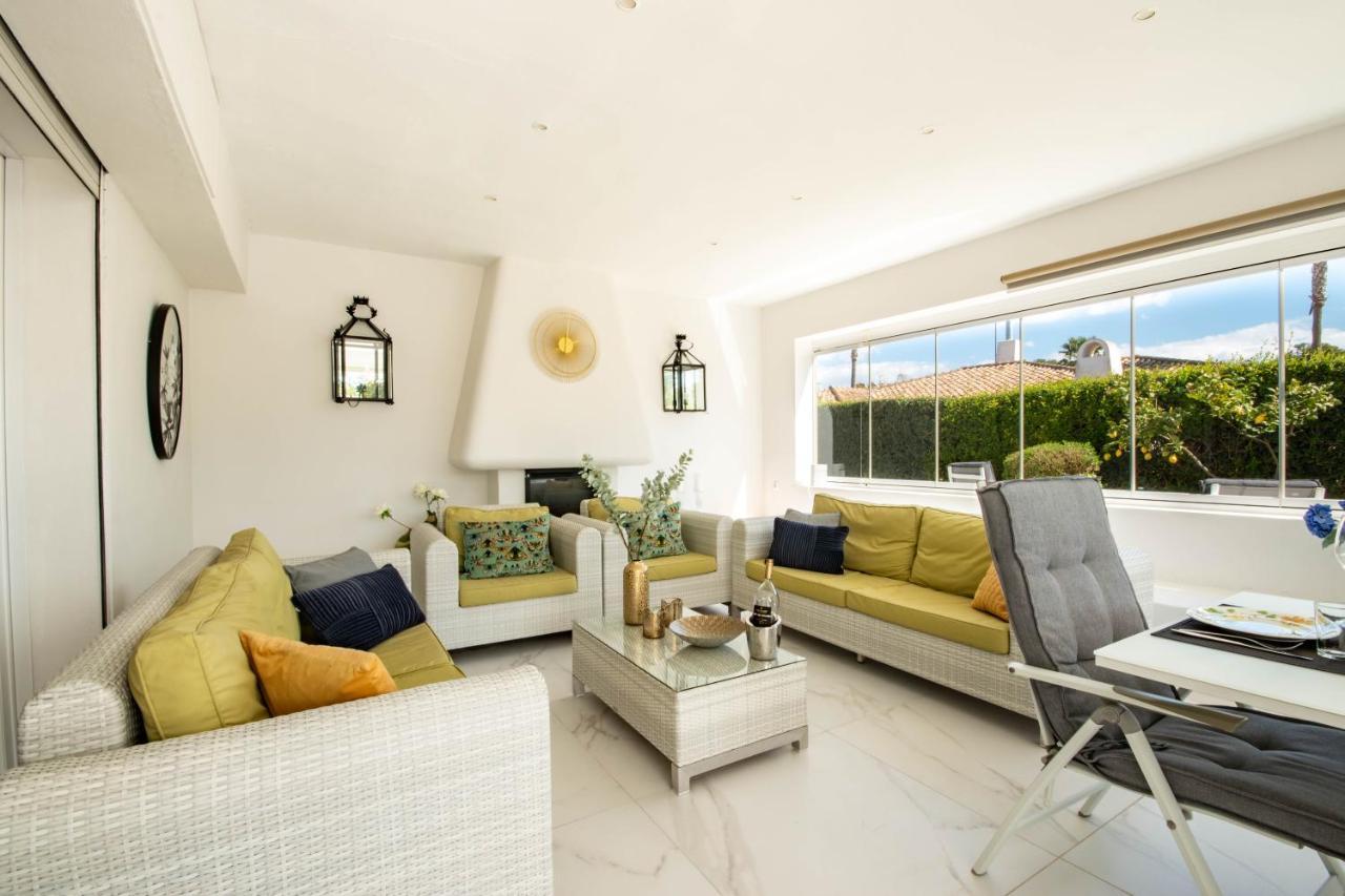 Villa Encantadora Junto A La Playa En Monteros Con Seguridad 24 Marbella