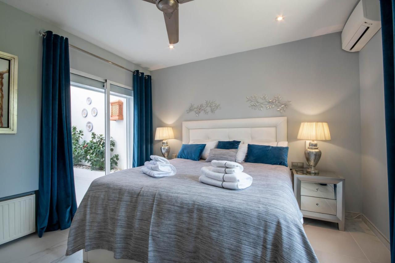 Encantadora Junto A La Playa En Monteros Con Seguridad 24 Villa Marbella