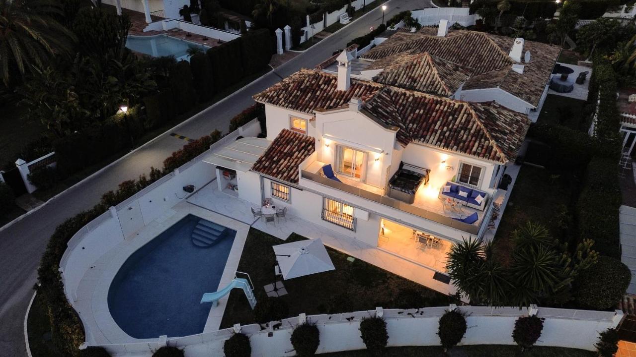 Villa Encantadora Junto A La Playa En Monteros Con Seguridad 24 *