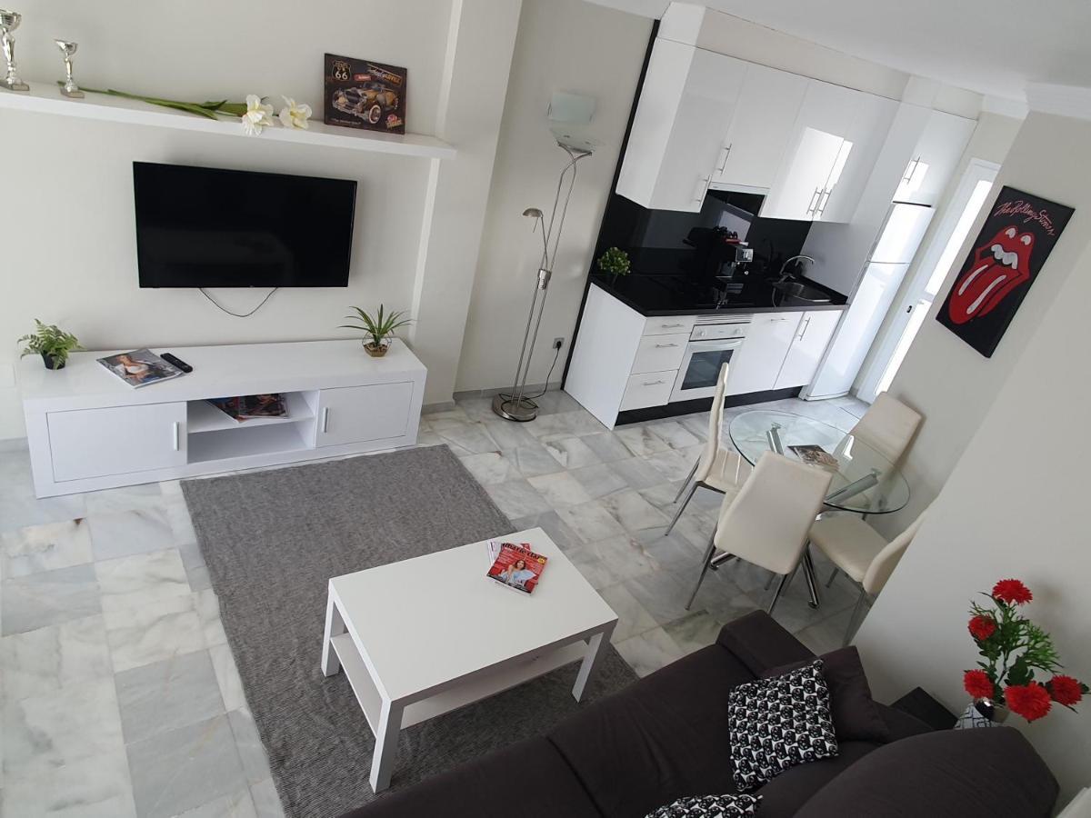 Beautiful House In Elviria, With 2 Bedrooms, 2 Swimming Pools, Sauna, Jacuzzi, Gym, Wifi