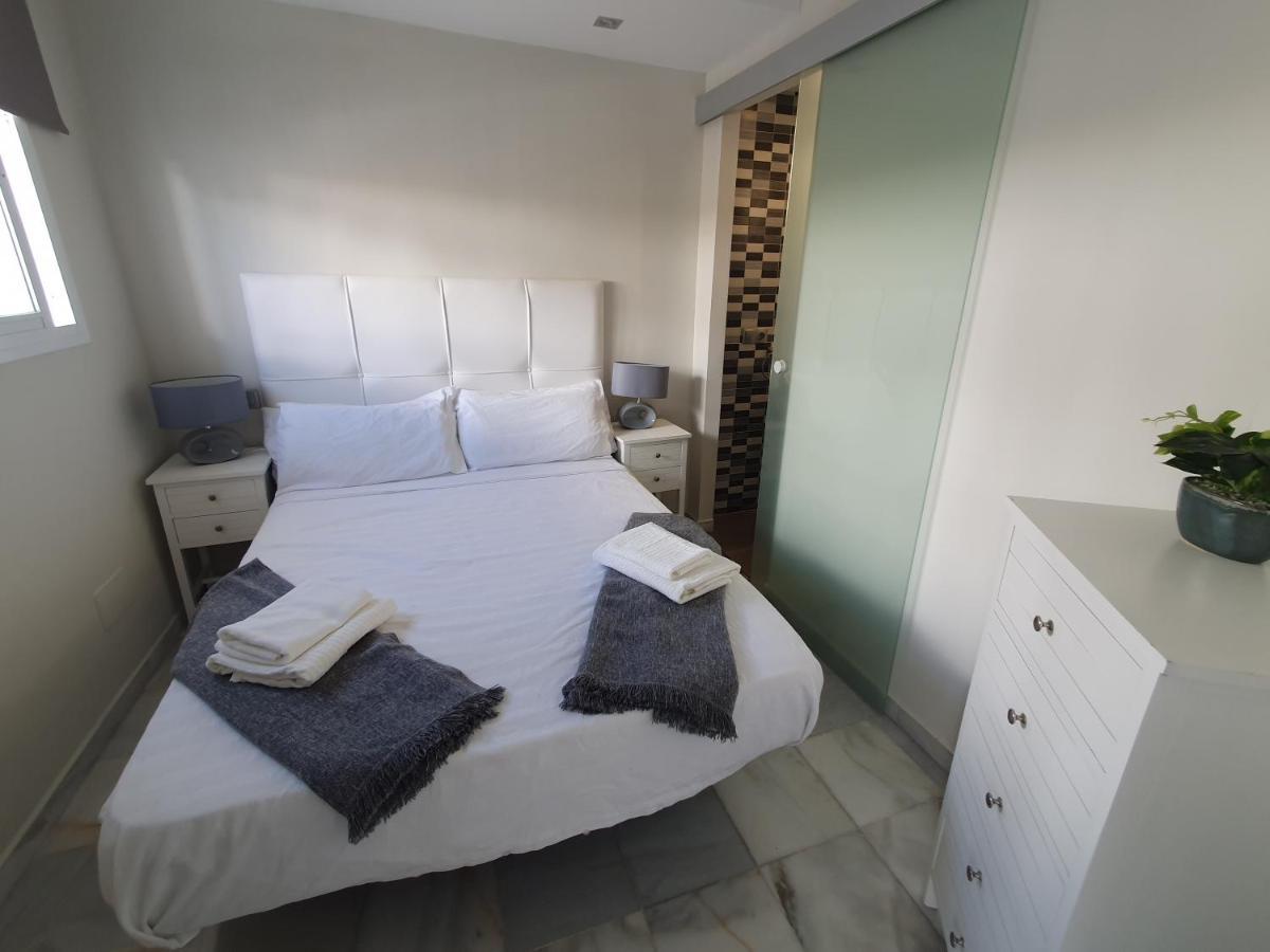 Beautiful House In Elviria, With 2 Bedrooms, 2 Swimming Pools, Sauna, Jacuzzi, Gym, Wifi Holiday home *