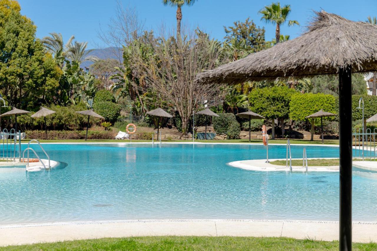 2 Bedrooms Terrace - Pool & Parking * Marbella