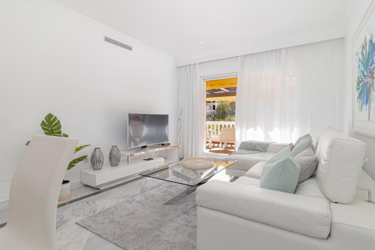 Apartment 2 Bedrooms Terrace - Pool & Parking *