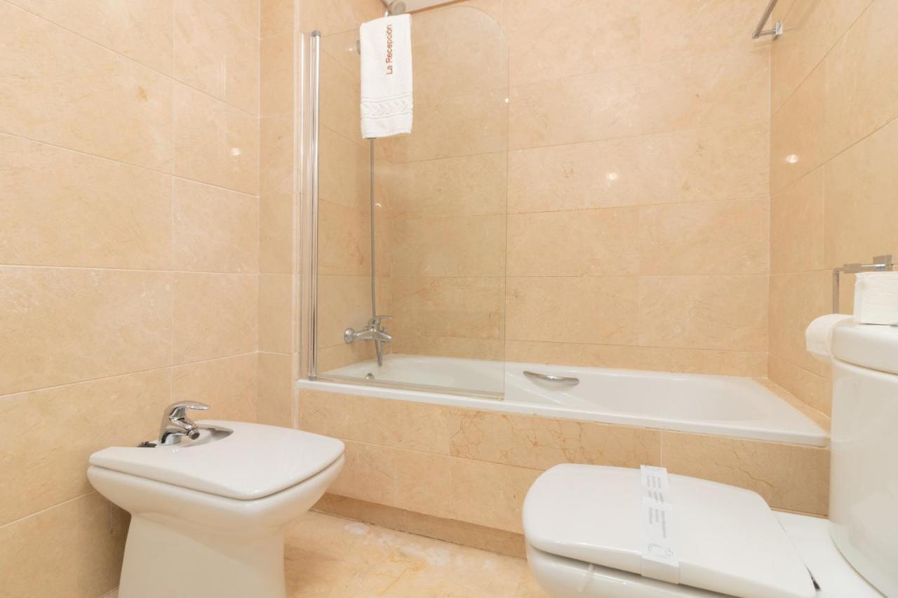 2 Bedrooms Terrace - Pool & Parking Apartment Marbella