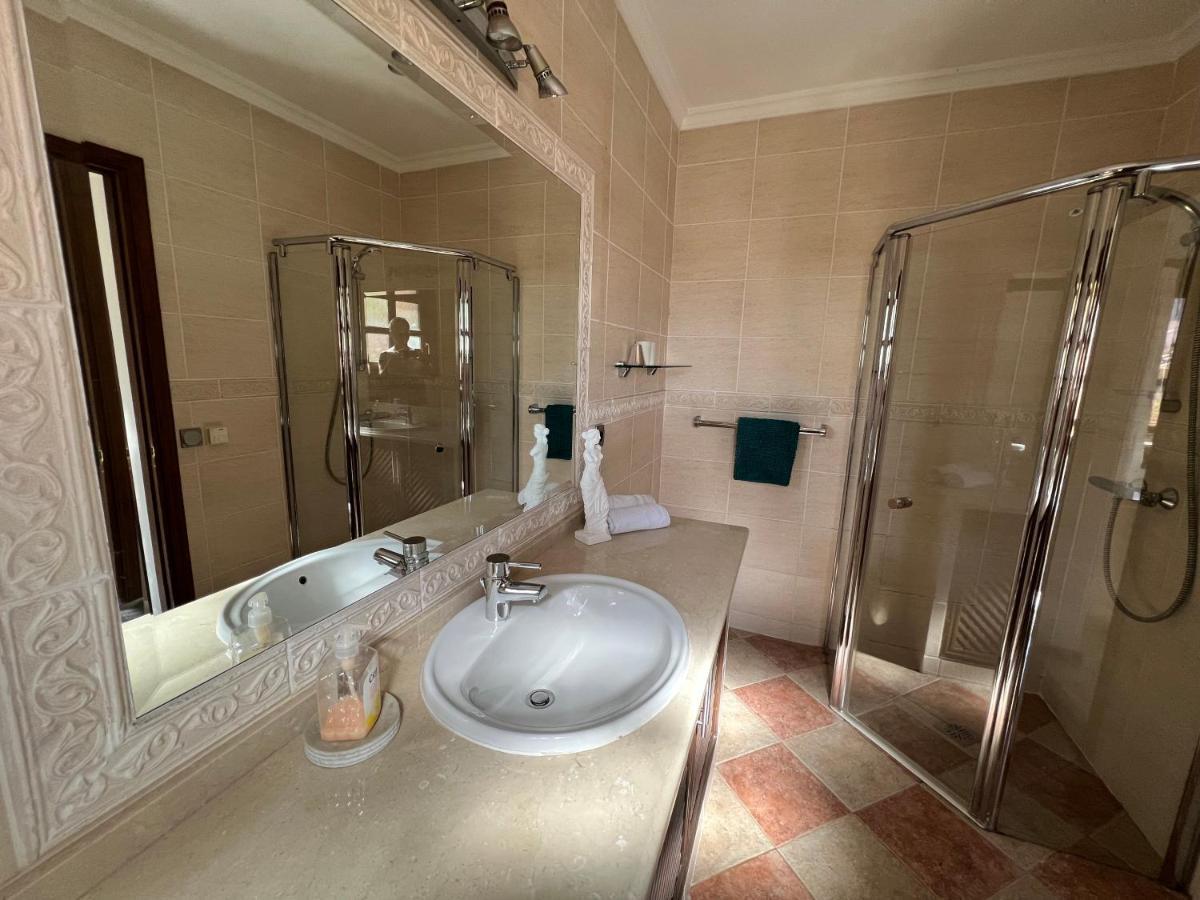Exclusive Andalusian El Pino In Cabopino Villa