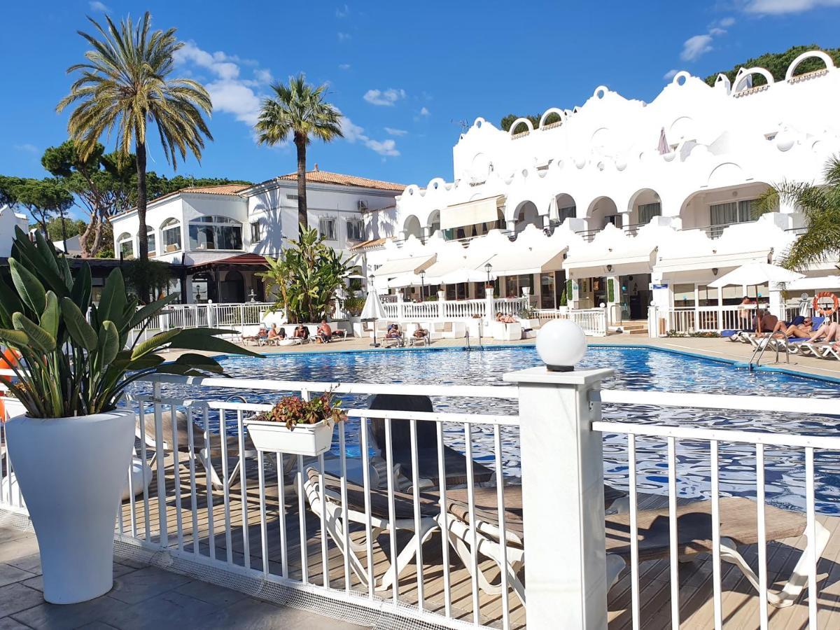 Beautiful House In Elviria, With 2 Bedrooms, 2 Swimming Pools, Sauna, Jacuzzi, Gym, Wifi Marbella