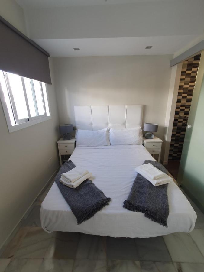Beautiful House In Elviria, With 2 Bedrooms, 2 Swimming Pools, Sauna, Jacuzzi, Gym, Wifi Marbella