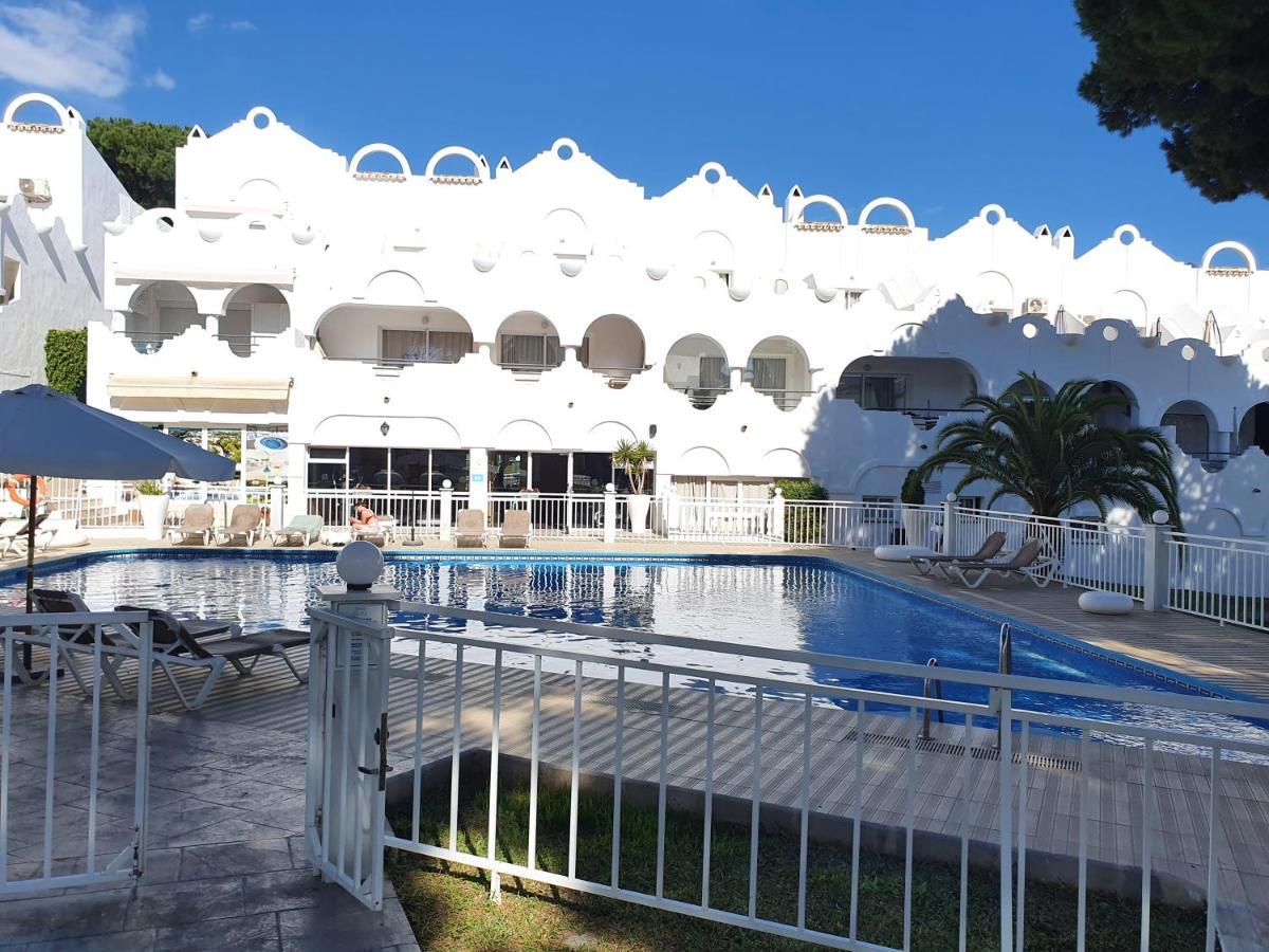Beautiful House In Elviria, With 2 Bedrooms, 2 Swimming Pools, Sauna, Jacuzzi, Gym, Wifi Holiday home *