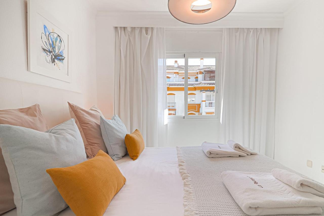 2 Bedrooms Terrace - Pool & Parking Apartment *