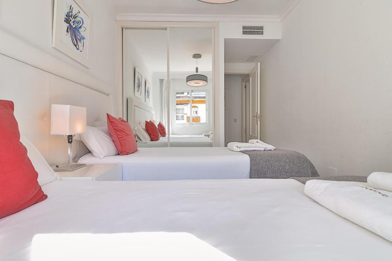 Apartment 2 Bedrooms Terrace - Pool & Parking *