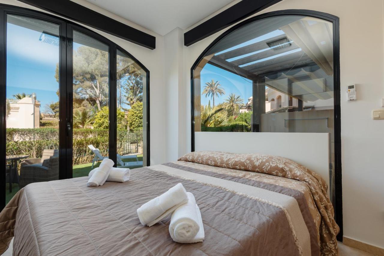 With 3 Bedrooms, Terrace, Indoor Pool And Sauna At 100 M From The In Puerto Banus Marbella