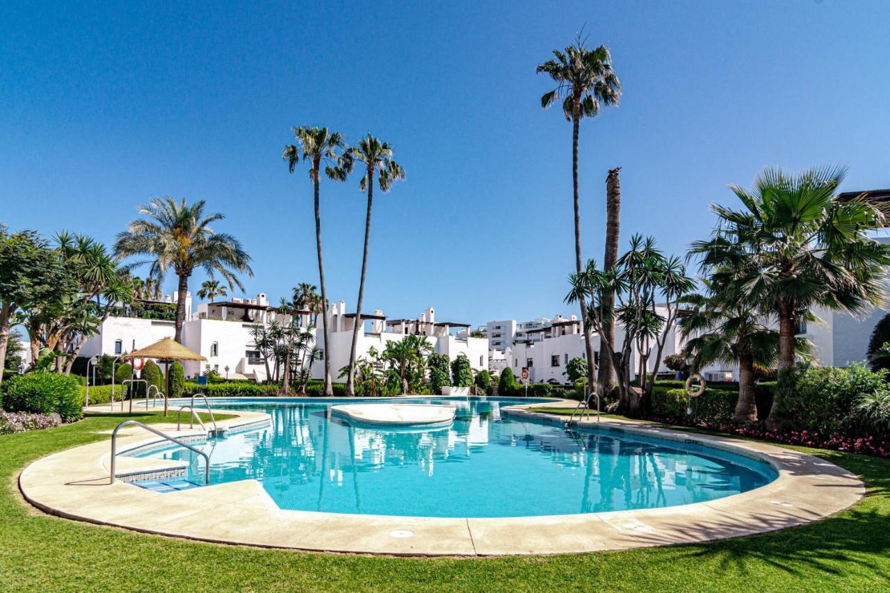Seaside 3 Bedroom Townhouse In San Pedro Close To The With Private Garden *