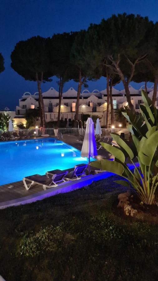 Beautiful House In Elviria, With 2 Bedrooms, 2 Swimming Pools, Sauna, Jacuzzi, Gym, Wifi *