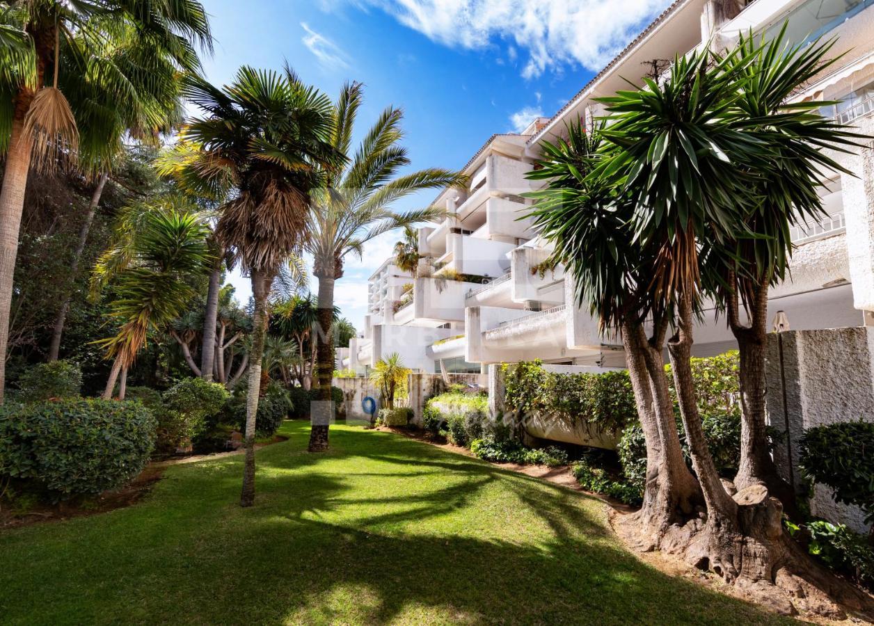 Apartment 208, Close To The Beach, 2 Bedroom,golden Mile *
