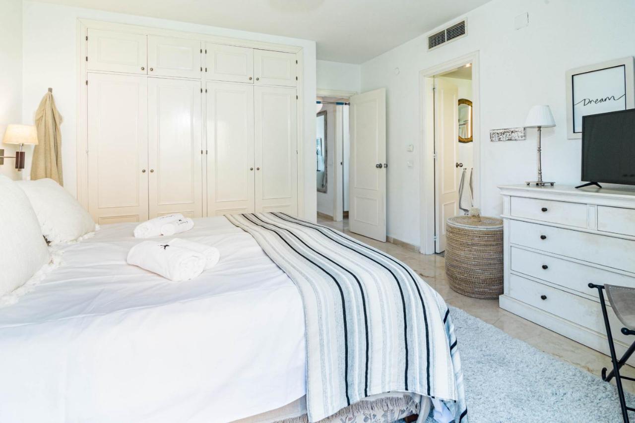 Seaside 3 Bedroom Townhouse In San Pedro Close To The With Private Garden *