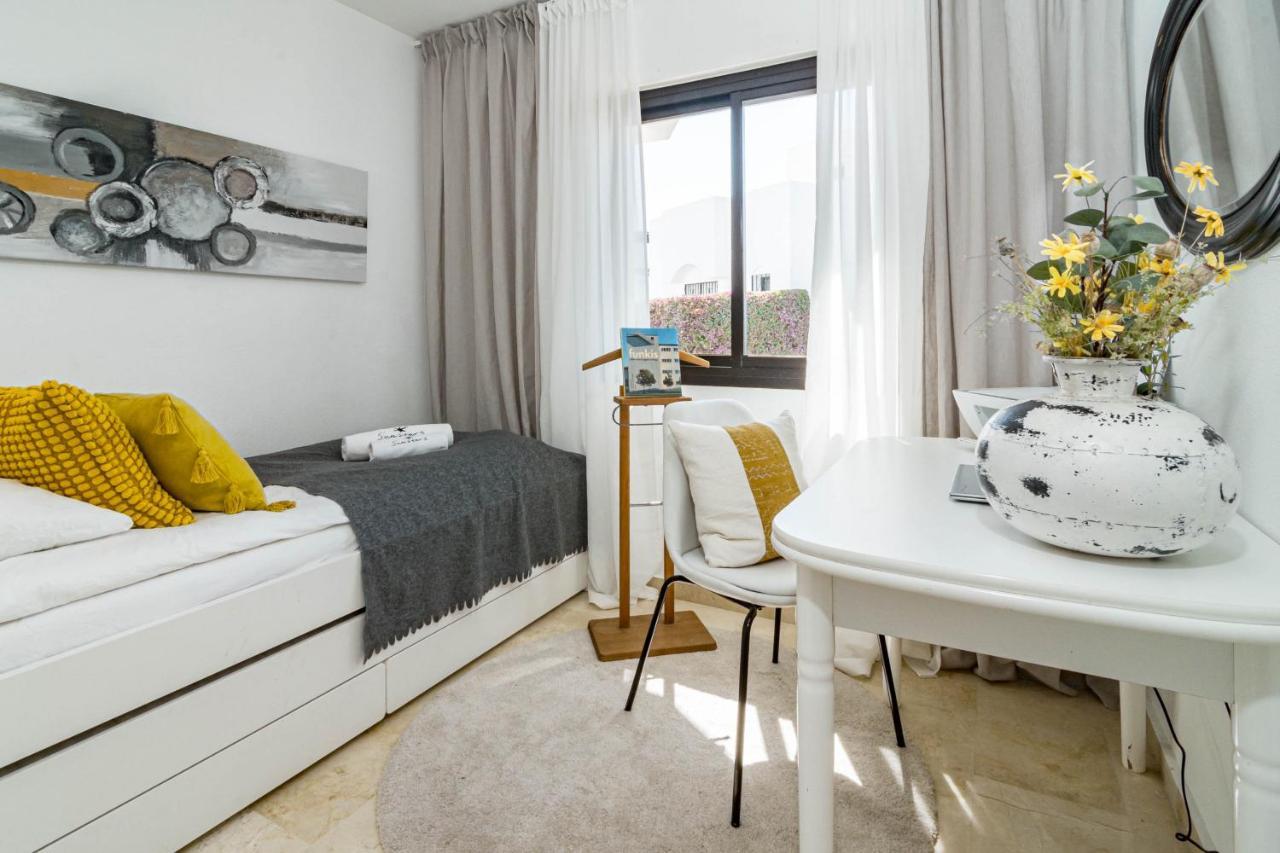 Holiday home Seaside 3 Bedroom Townhouse In San Pedro Close To The With Private Garden Marbella