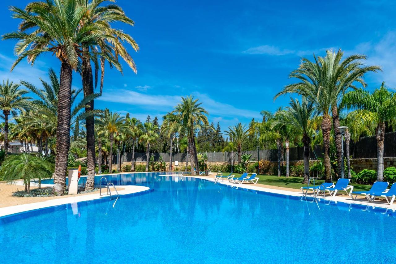 Vacation Marbella: Private Heated Pool Retreat Near Puerto Banus Apartment *