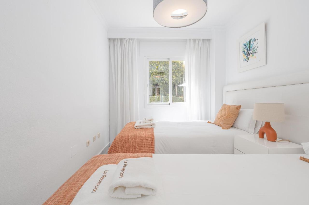 2 Bedrooms Terrace - Pool & Parking Marbella