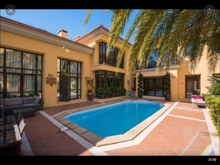 Luxury On Mistral Beach, Puerto Banus. Villa *