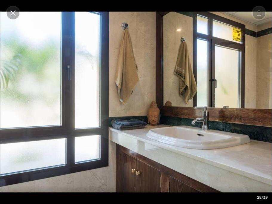 Luxury On Mistral Beach, Puerto Banus. Villa