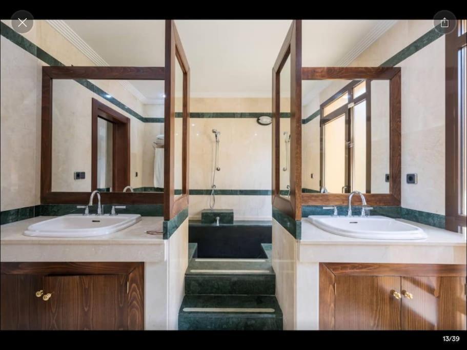 Luxury On Mistral Beach, Puerto Banus. Villa *