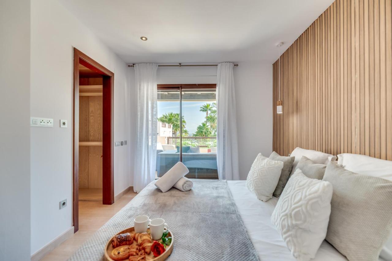Vacation Marbella: Private Heated Pool Retreat Near Puerto Banus Apartment *