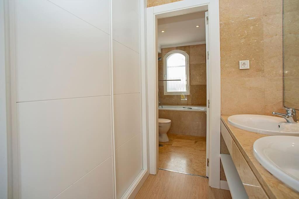 Beautiful And Quiet Family Townhouse In Great Location Ferienhaus Marbella