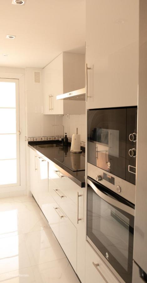Apartment High-end 2 Bedroom Sea View In Puerto Banus Marbella