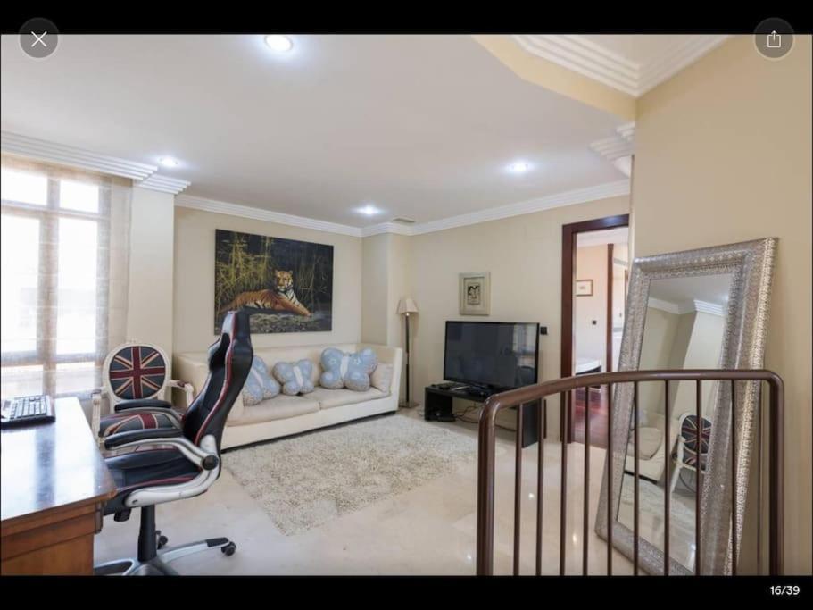 Luxury On Mistral Beach, Puerto Banus. Villa *