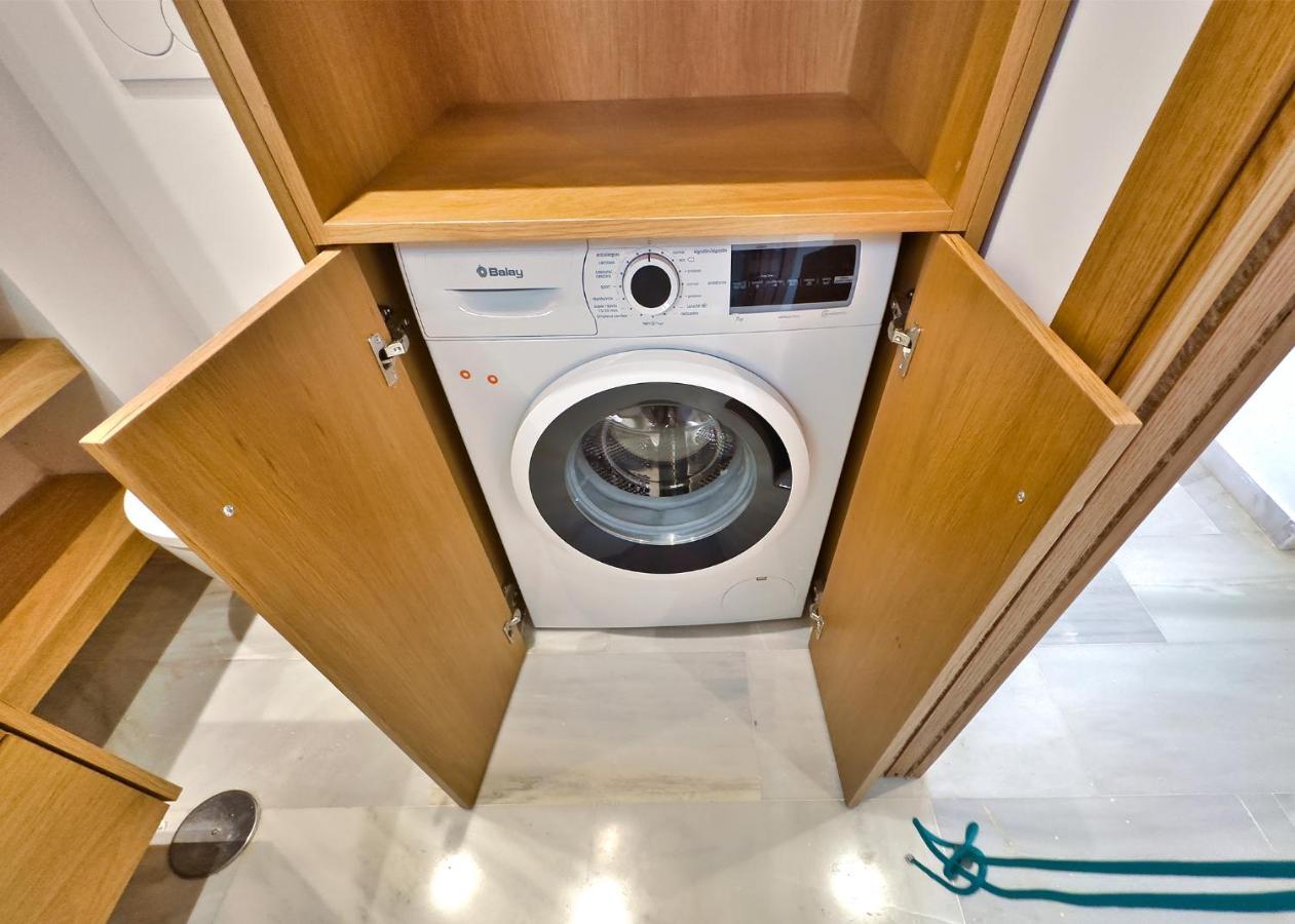 Apartment Diana 206. Completely Renovated On The Beachfront. *