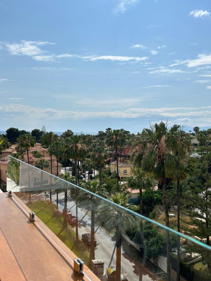 Apartamento-duplex De Lujo En Marbella, Dunas De Artola *