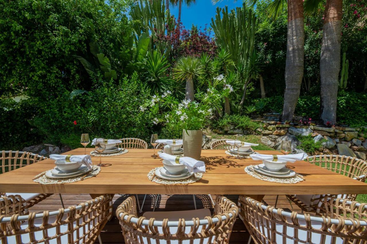 Villa Vacation I Nadal, Private Pool, Lush Garden, Beaches At Your Doorstep Marbella