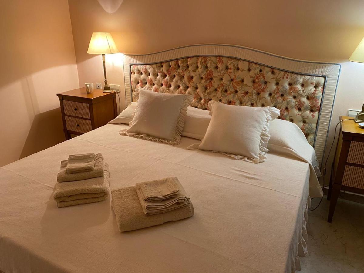 Villa Golf In Marbella, Frontline Golfvilla In Rioreal Golf *