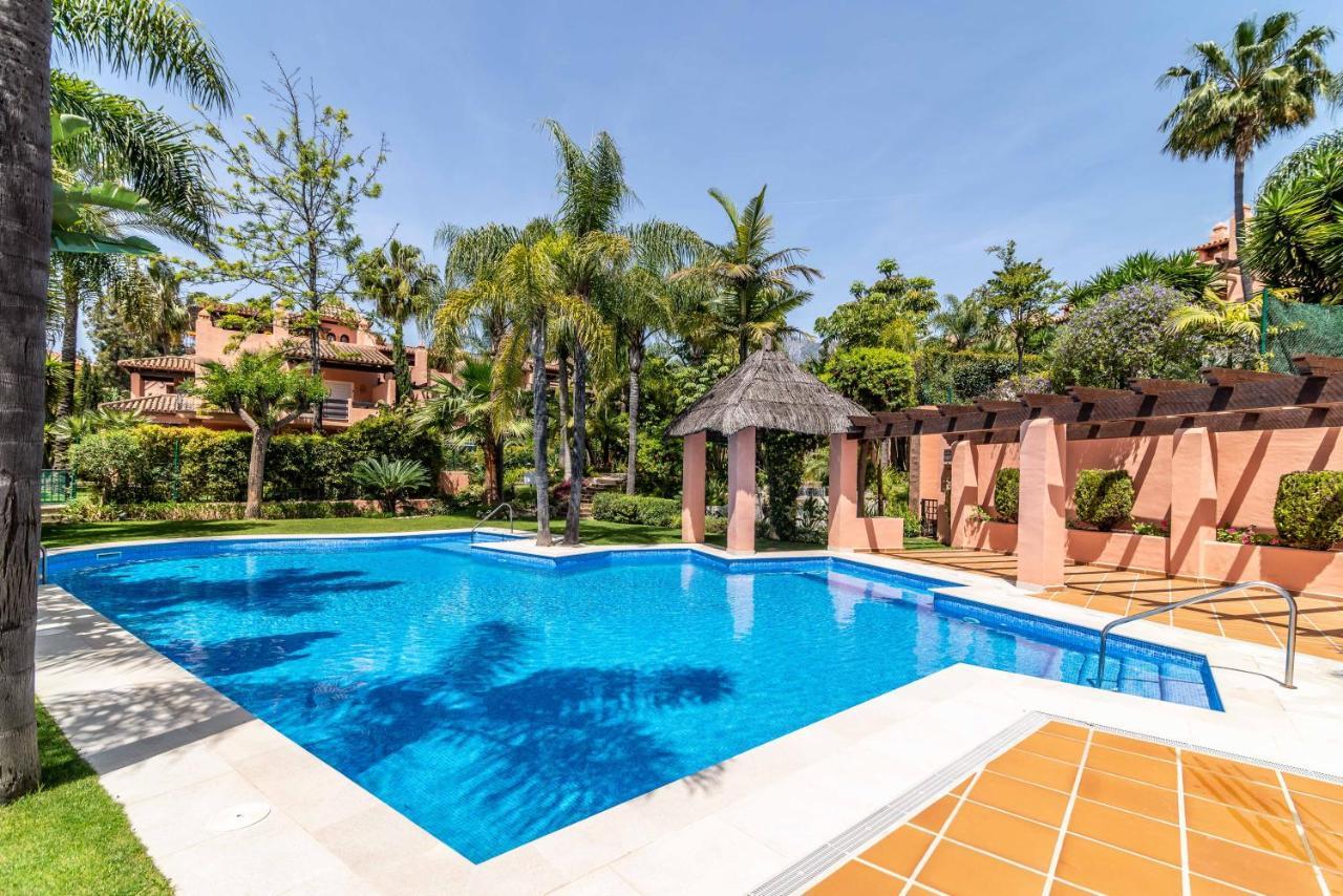 Vacation - Federer, Old Town With A Big Communal Pool And Andalusian Garden Vakantiehuis