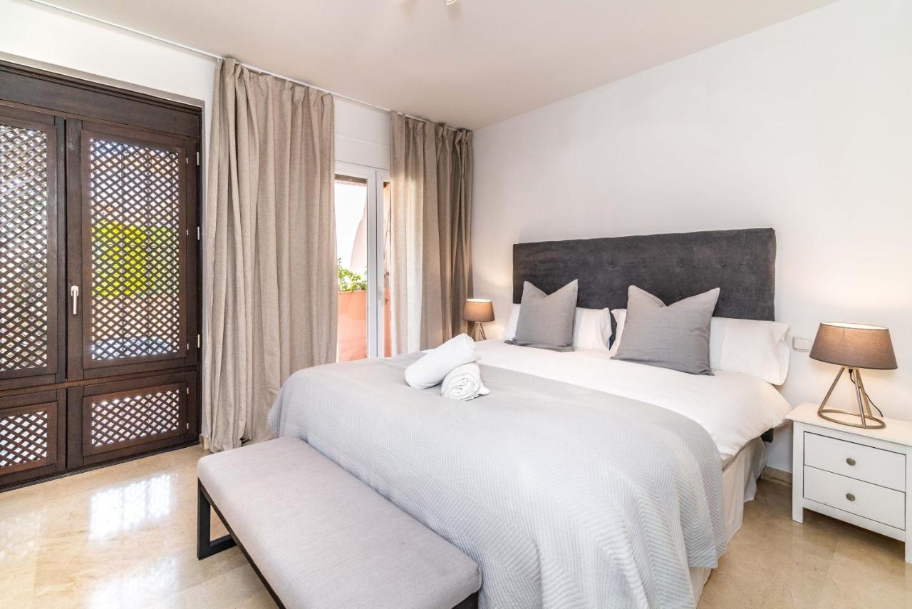 Vacation - Federer, Old Town With A Big Communal Pool And Andalusian Garden *