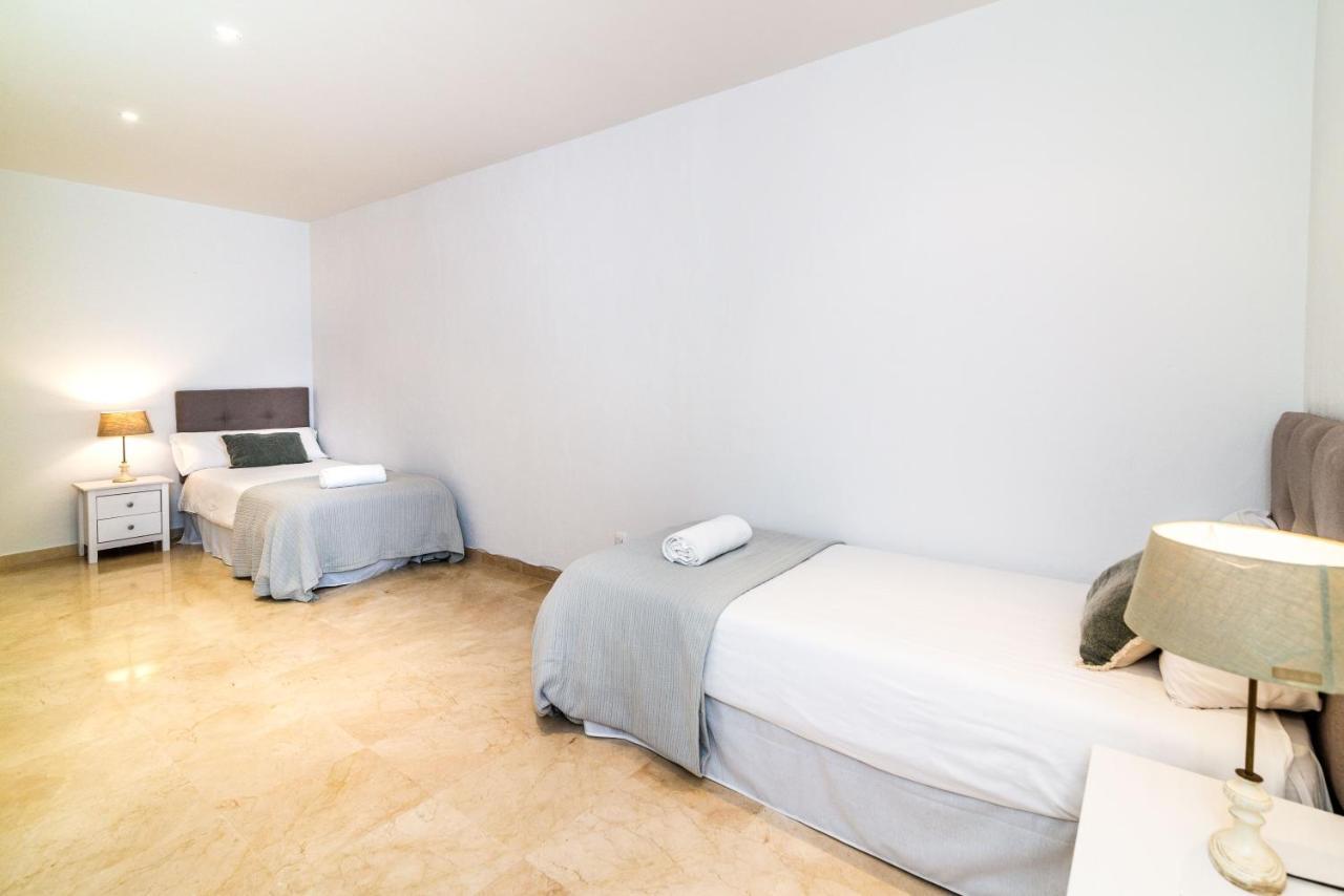 Vacation - Federer, Old Town With A Big Communal Pool And Andalusian Garden *