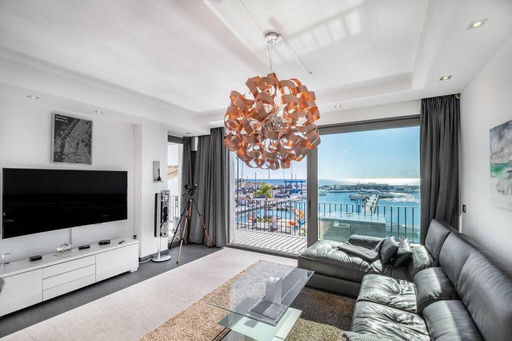 Puerto Banus Front Line 2 Bedroom Apartment *