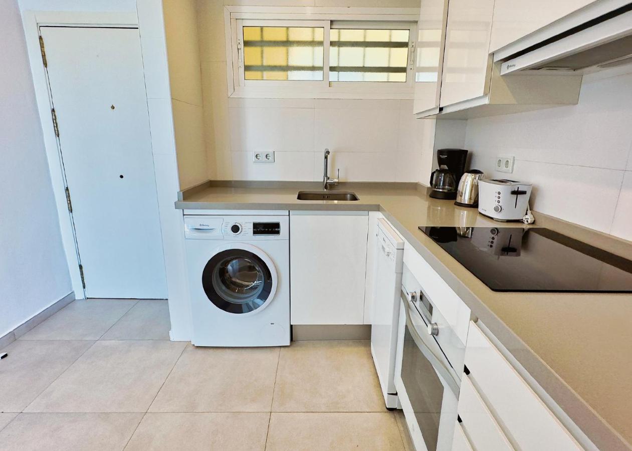 Diana 905. Superb South-facing One-bedroom With Amazing Sea Views. Apartment
