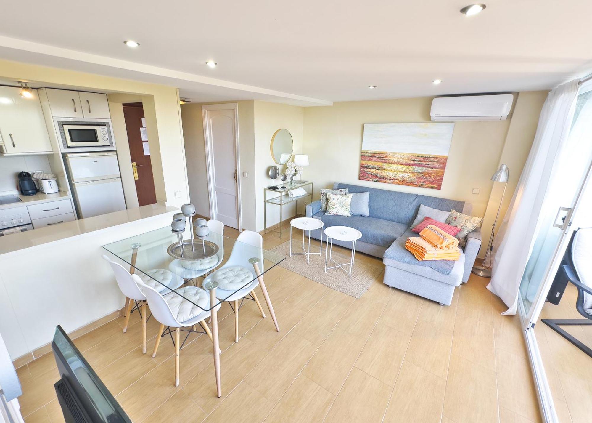 Apartment Skol 412. Renovated Two Bedrooms Duplex With Sea View. *