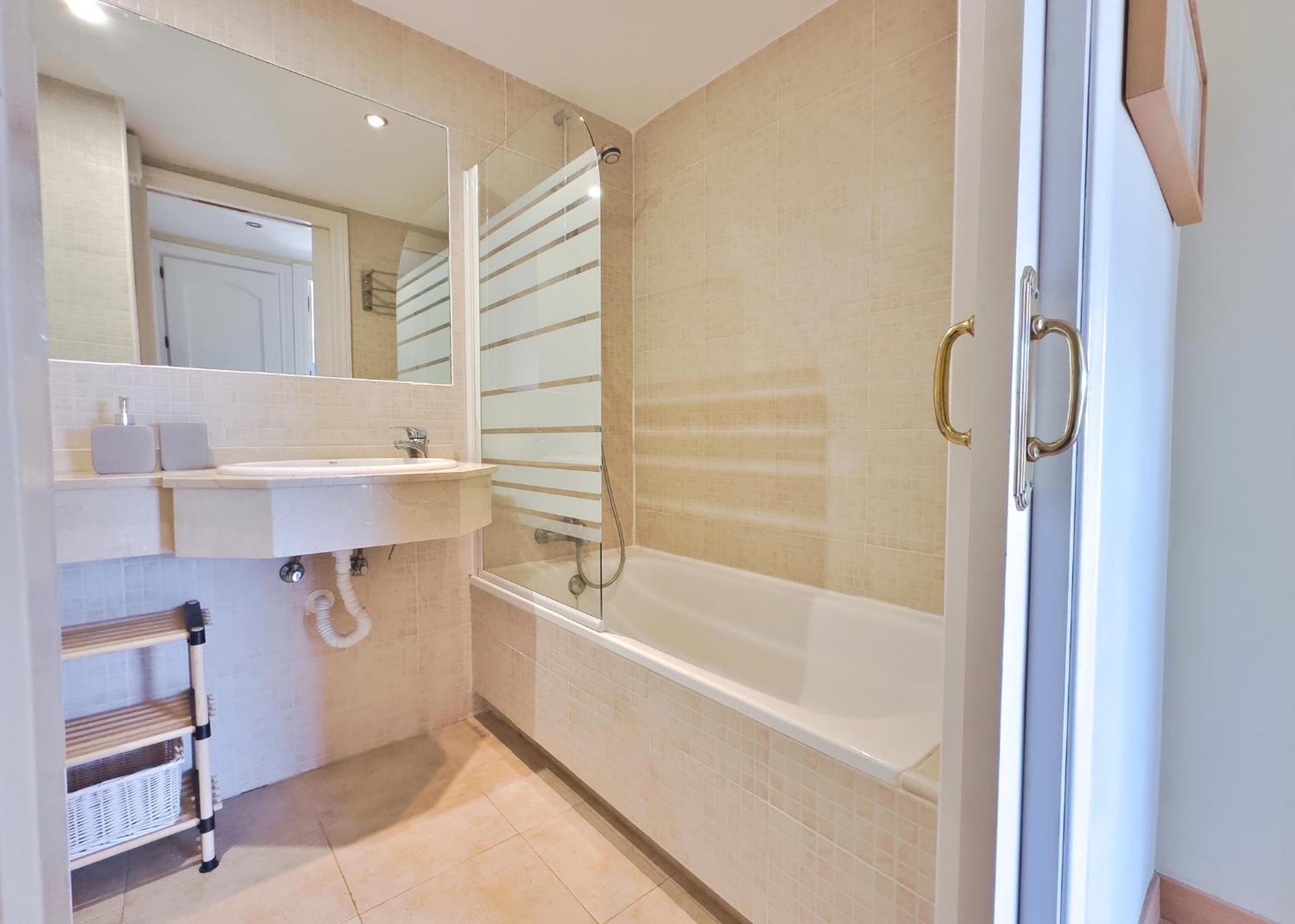 Skol 412. Renovated Two Bedrooms Duplex With Sea View. Apartment *