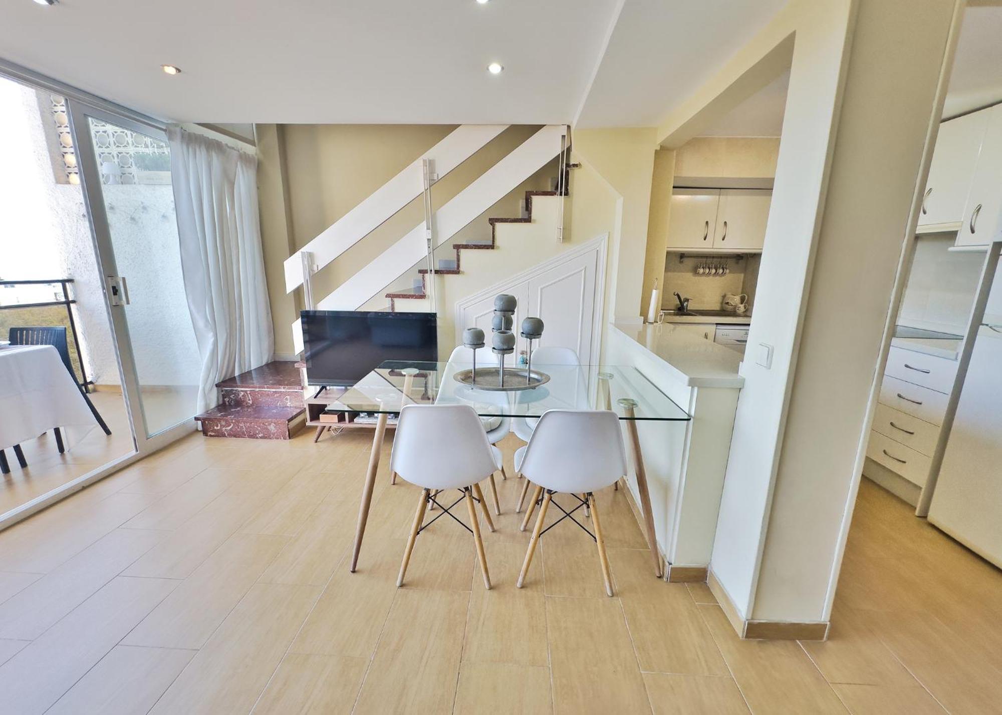 Skol 412. Renovated Two Bedrooms Duplex With Sea View.