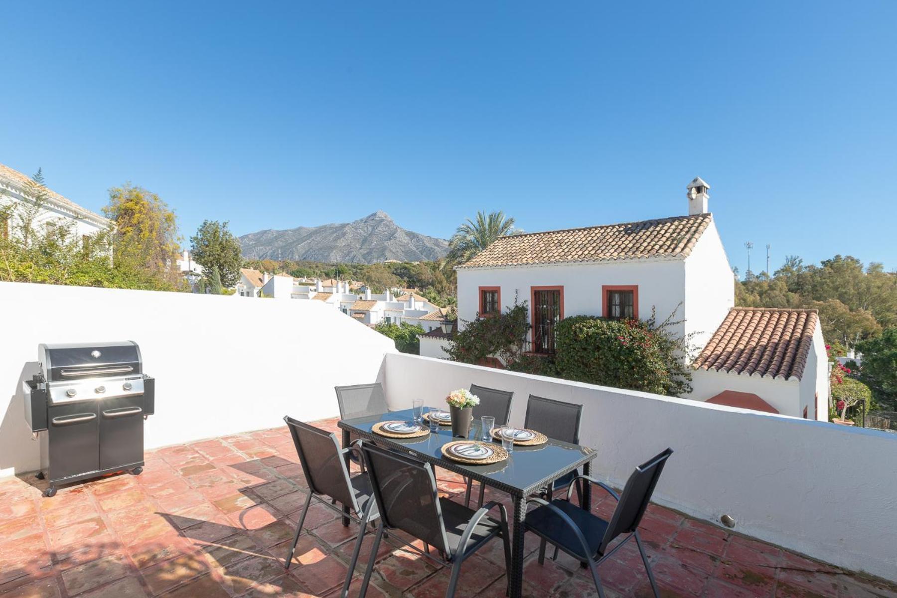 Encantadora Casita Estilo Andaluz *