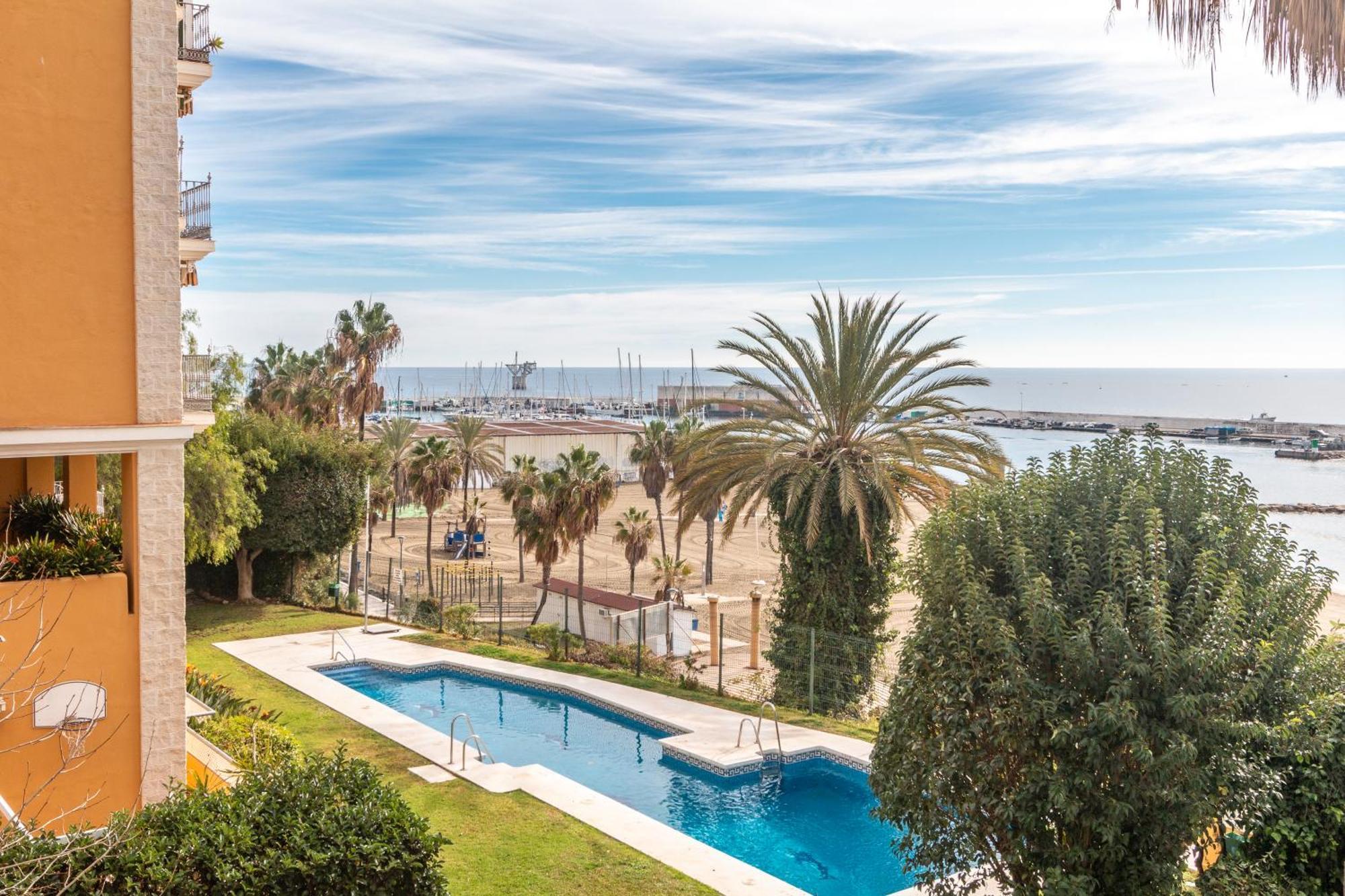 Apartment Large Del Mar Marbella