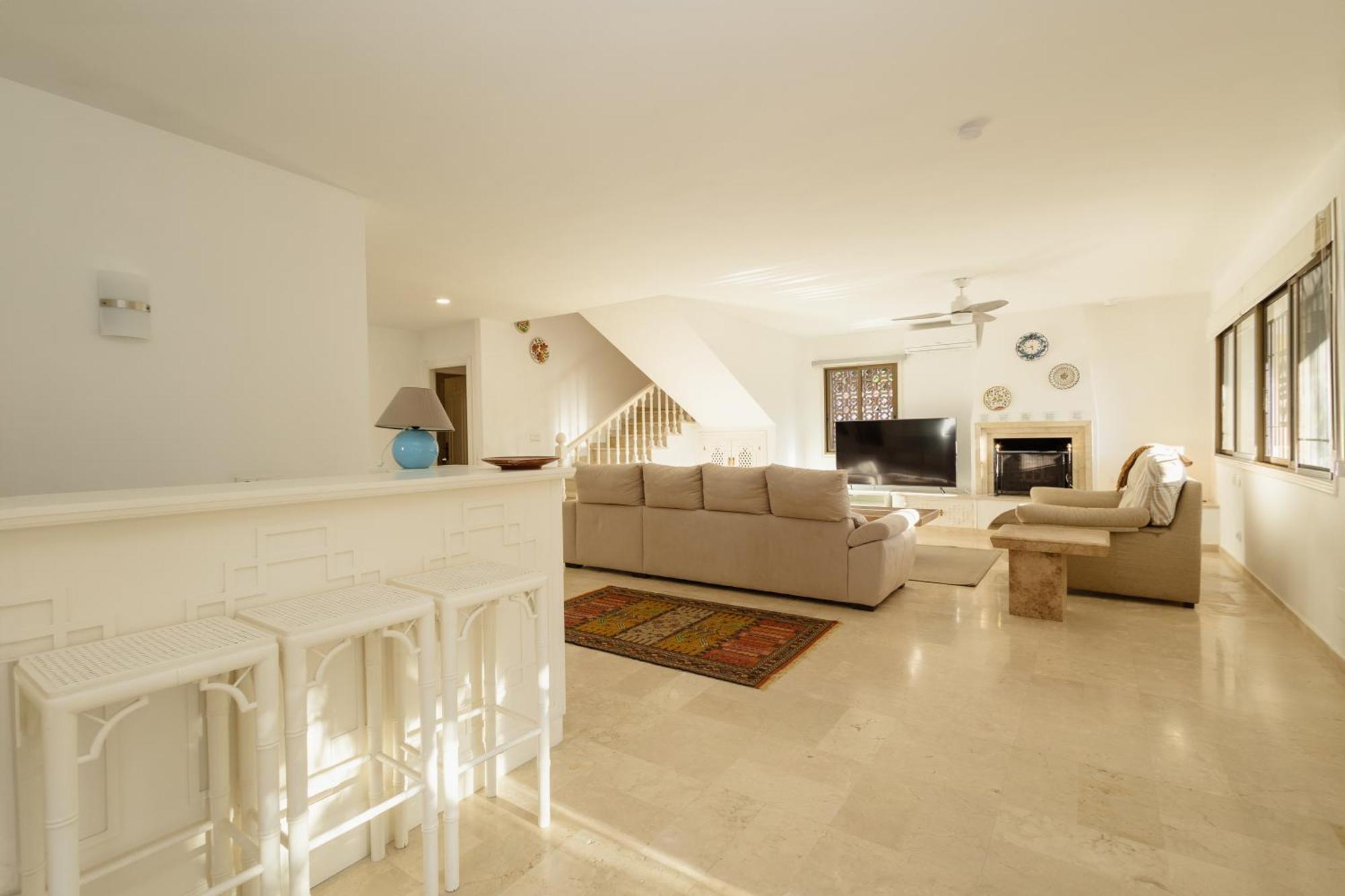Villa Spacious House With Pool, Garden And Solarium In Las Chapas, Marbella Marbella